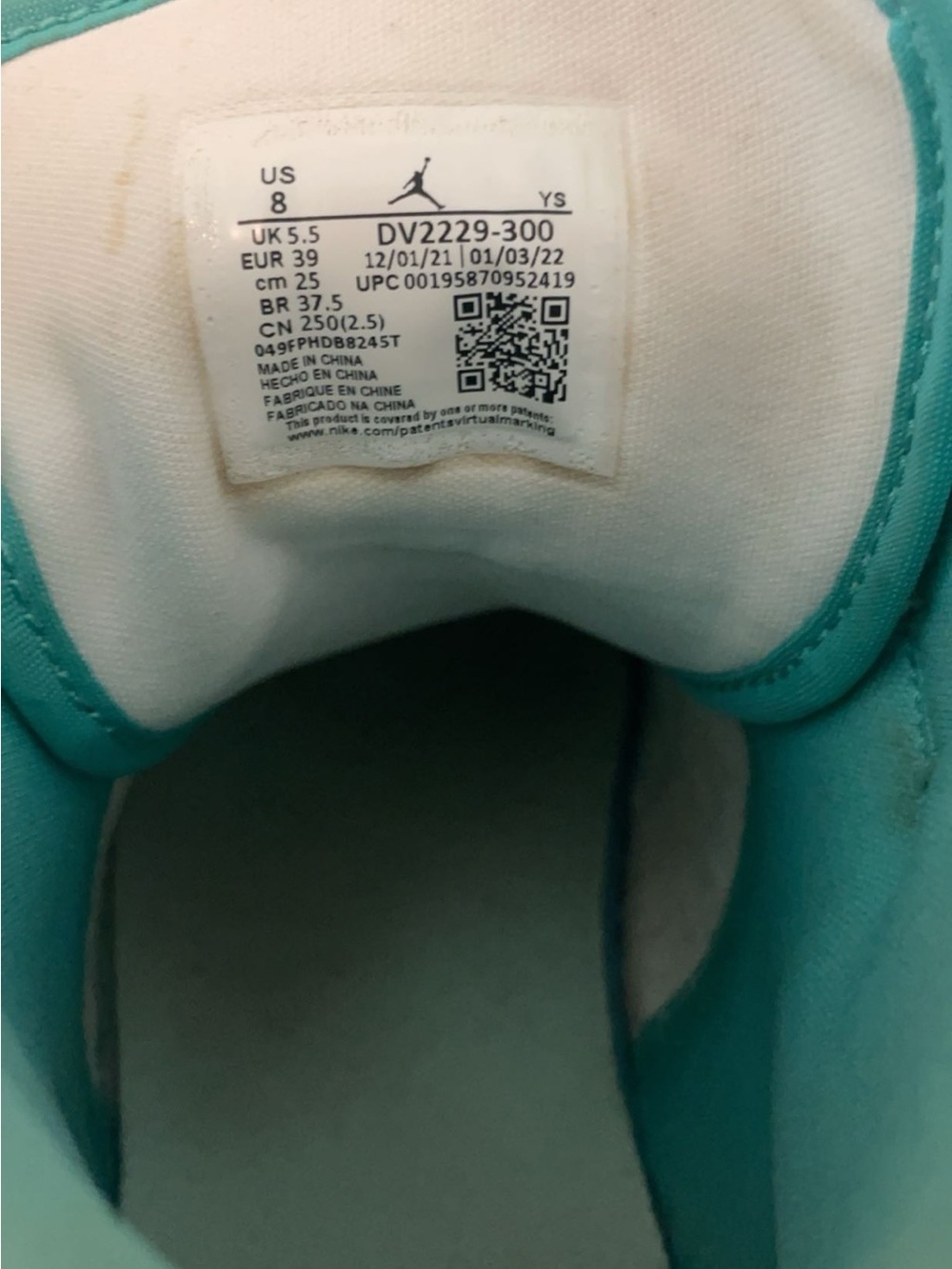 Nike air Jordan High-Top Sneakers in White & Teal - Picture 2 of 3